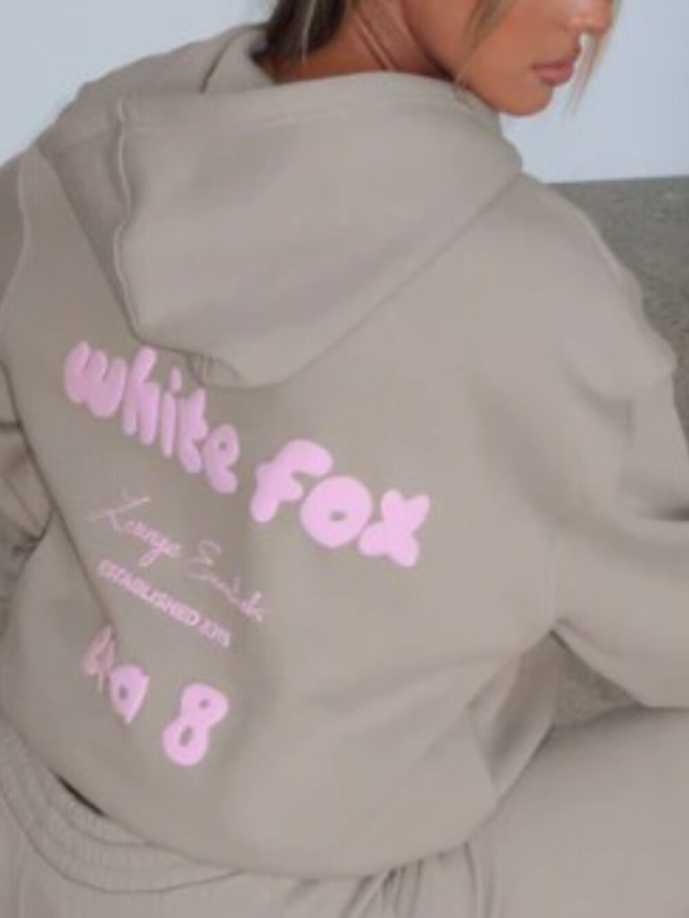 White Fox Era 8 Oversized Hoodie - Mooncake - Picture 2 of 4